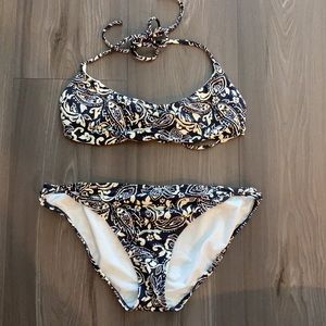 Billabong matching set large top medium bottom